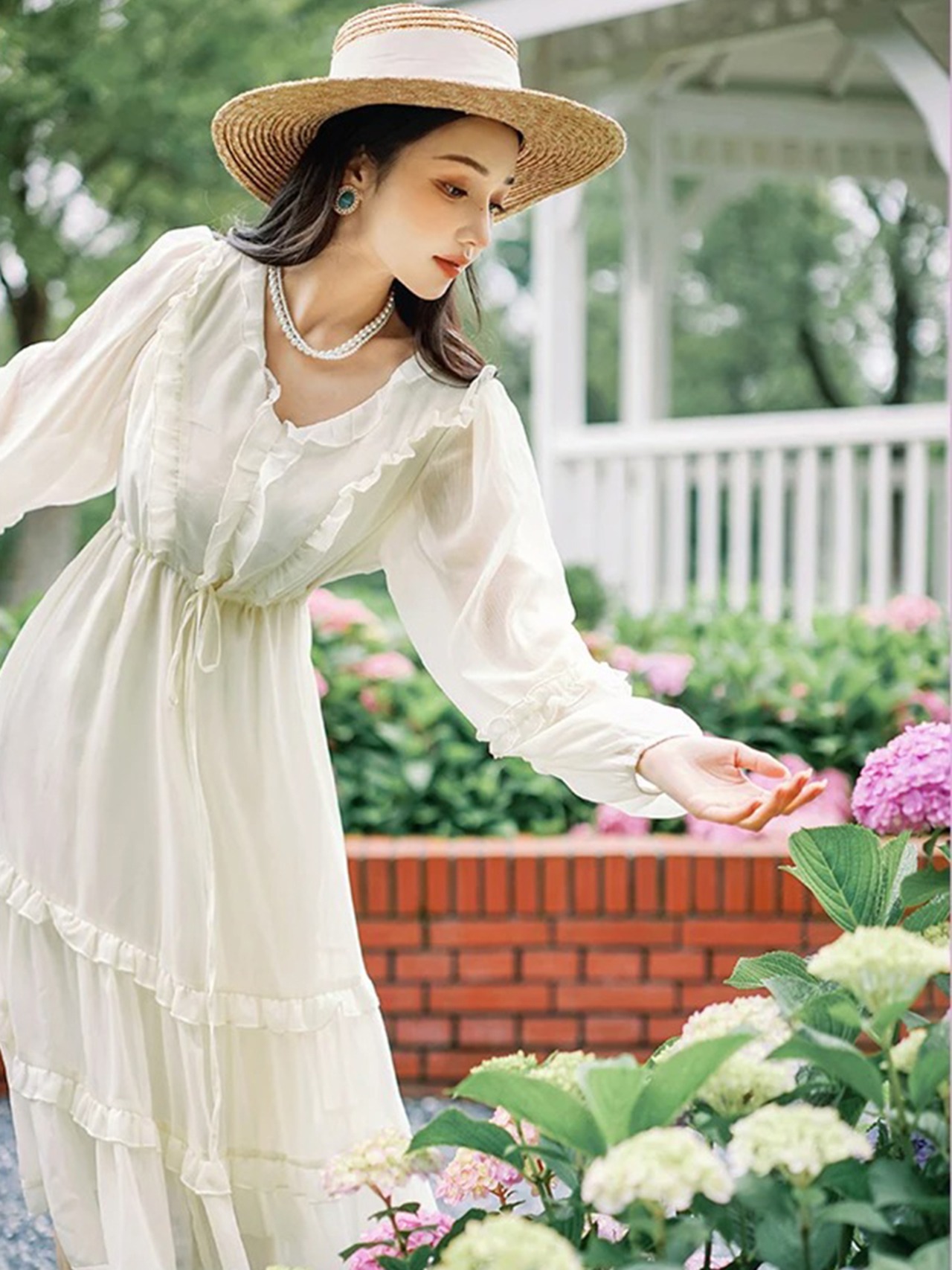 【0255】Frill Tiered Volume Long Sleeve Dress