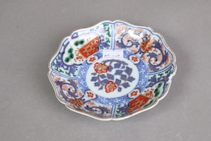 カケ ×2 ニュウ ×2 高台ソゲ 大聖寺伊万里 色絵 花文 輪花 小皿 B アウトレット カケ ×2 ニュウ ×2 高台ソゲ 大聖寺伊万里 色絵 花文 輪花 小皿 B アウトレット