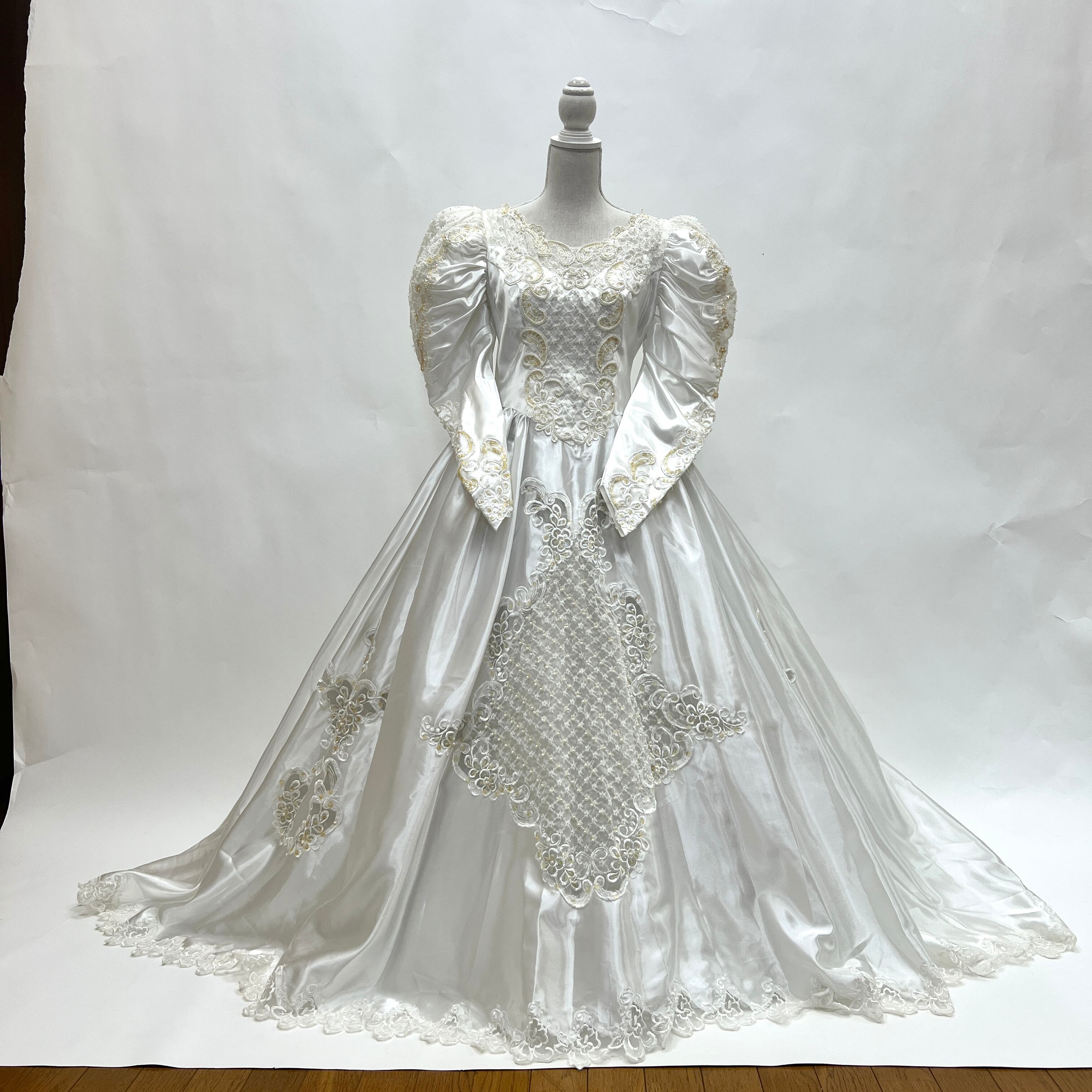 中古 ウェディングドレス プリンセス ホワイト 長袖 13号 W-352