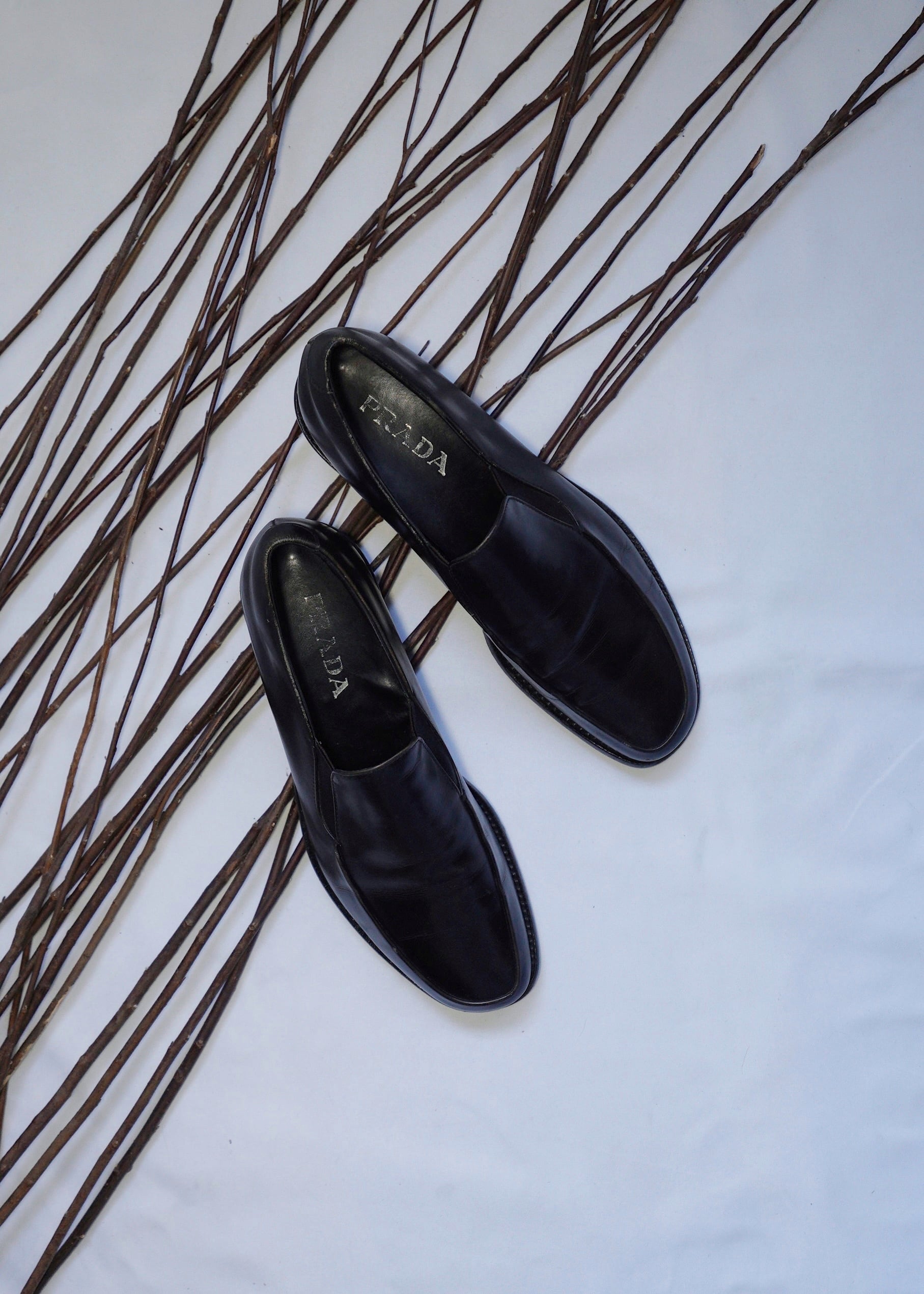 PRADA 00AW square toe leather loafers | CETTEN