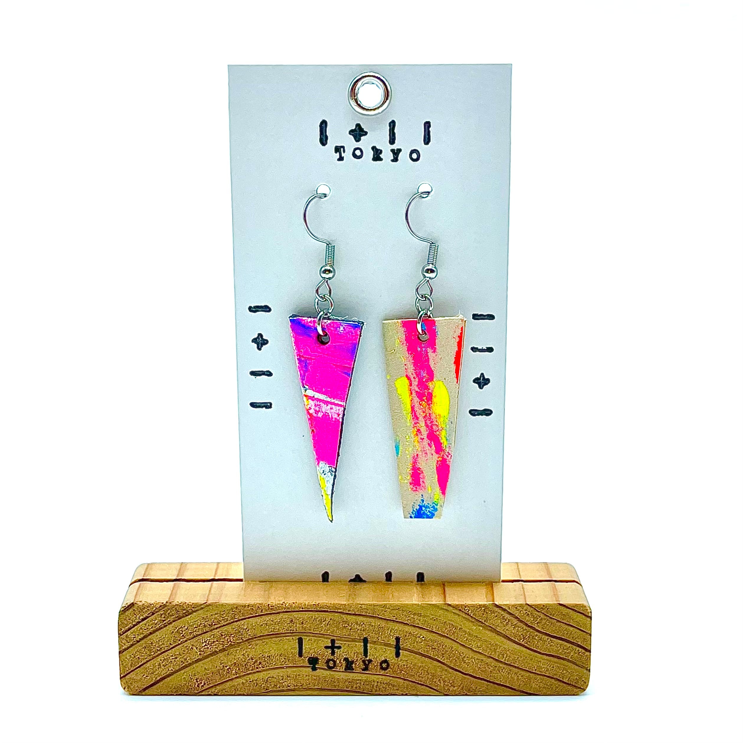 革ピアス　ヨコピンクとタテピンク　本革