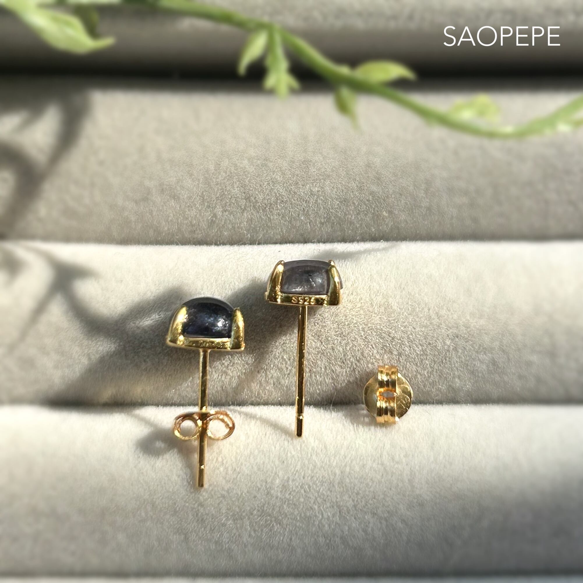 アイオライト　カボション　プラチナ　スタッドピアス アイオライト スタッドピアス(18KGP・6mmカボション