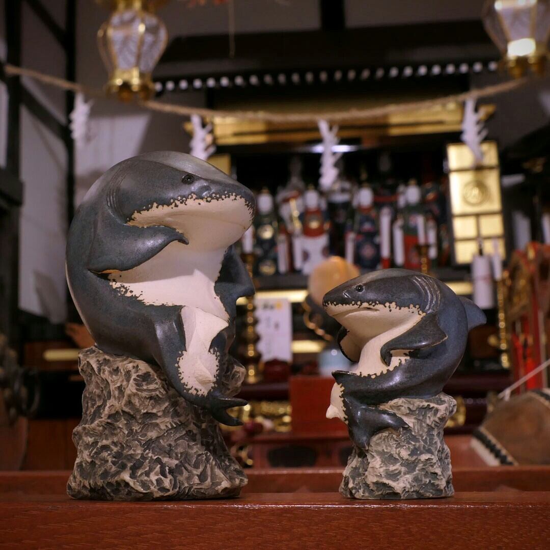 考えるサメ | セラミミックonlinestore
