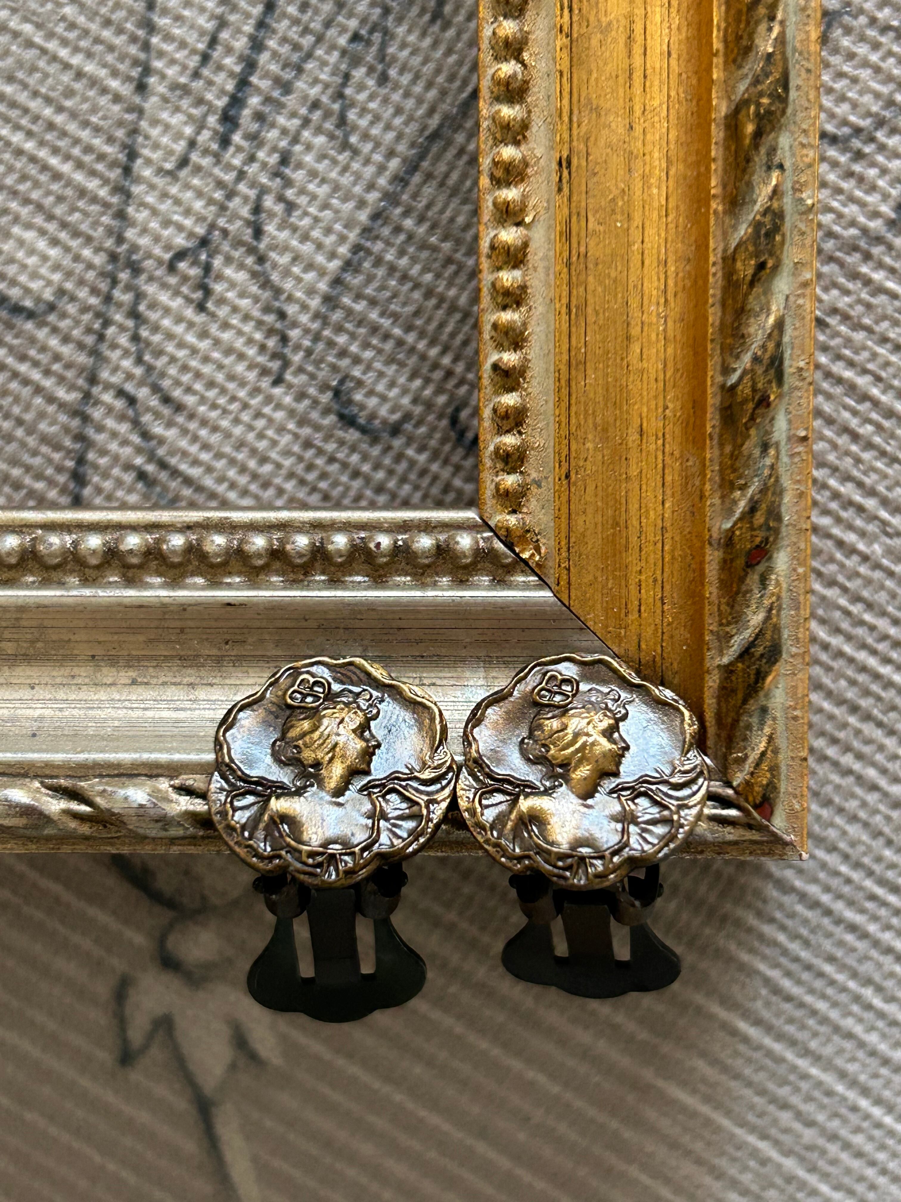 ドイツ Vintageイヤリング カメオ風 貴婦人のエンボス柄 デッドストック アクセサリー 金古美 ブロンズカラー