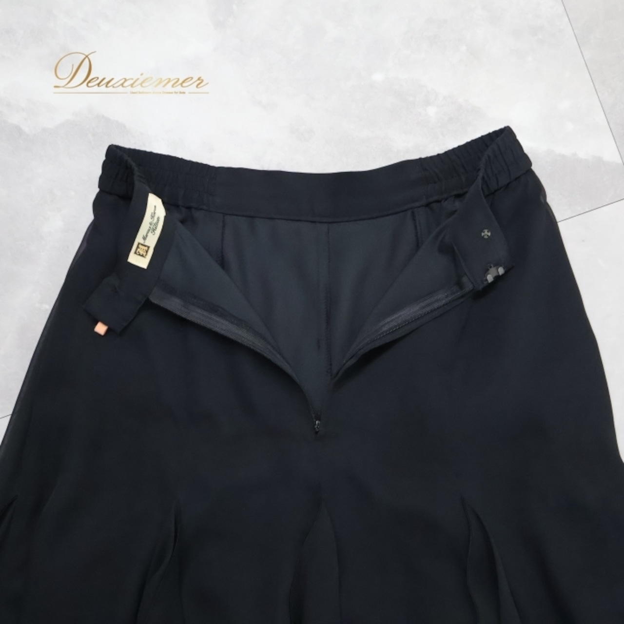 社交ダンス 衣装 スカート ブラック系 チャコット Chacott レッスン 練習 レッスンウェア 練習着 透け感 フリル 黒 無地 チュール かわいい 華やか おしゃれ 上品 大人っぽい 軽やか ふんわり 日本製 フレアスカート 動きやすい お洒落 コーディネート ダンスウェア スポーツウェア 柔らかい 大人用 シンプル