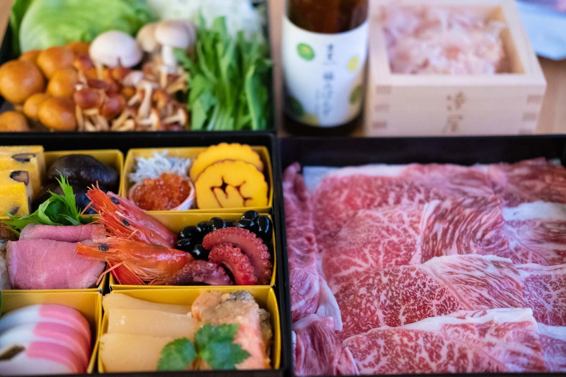 □達屋のお節と「滋賀 近江牛と北海道 放牧豚の食べ比べ」 究極の出汁