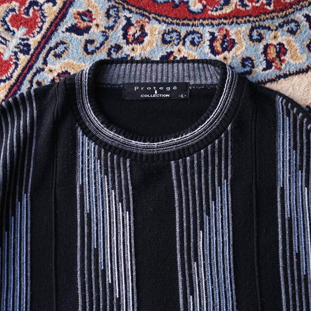 3D line knit design loose sweater