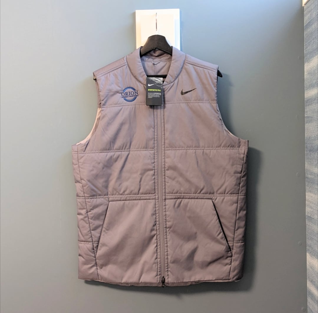 nike synthetic fill insulation vest 小岩店