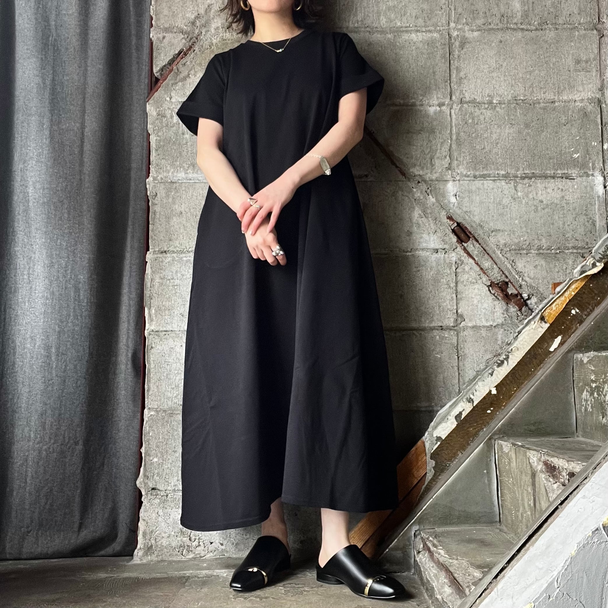 HOLIDAY】 super rib padded shoulder l/s dress (flower / charcoal