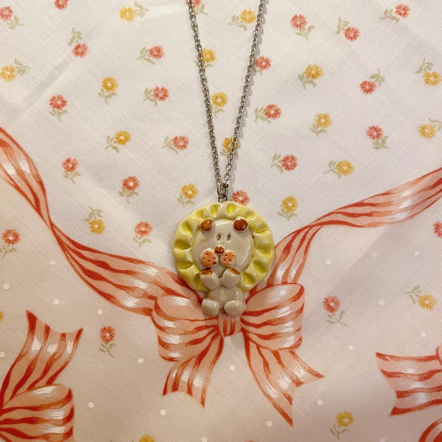 ライオン necklace