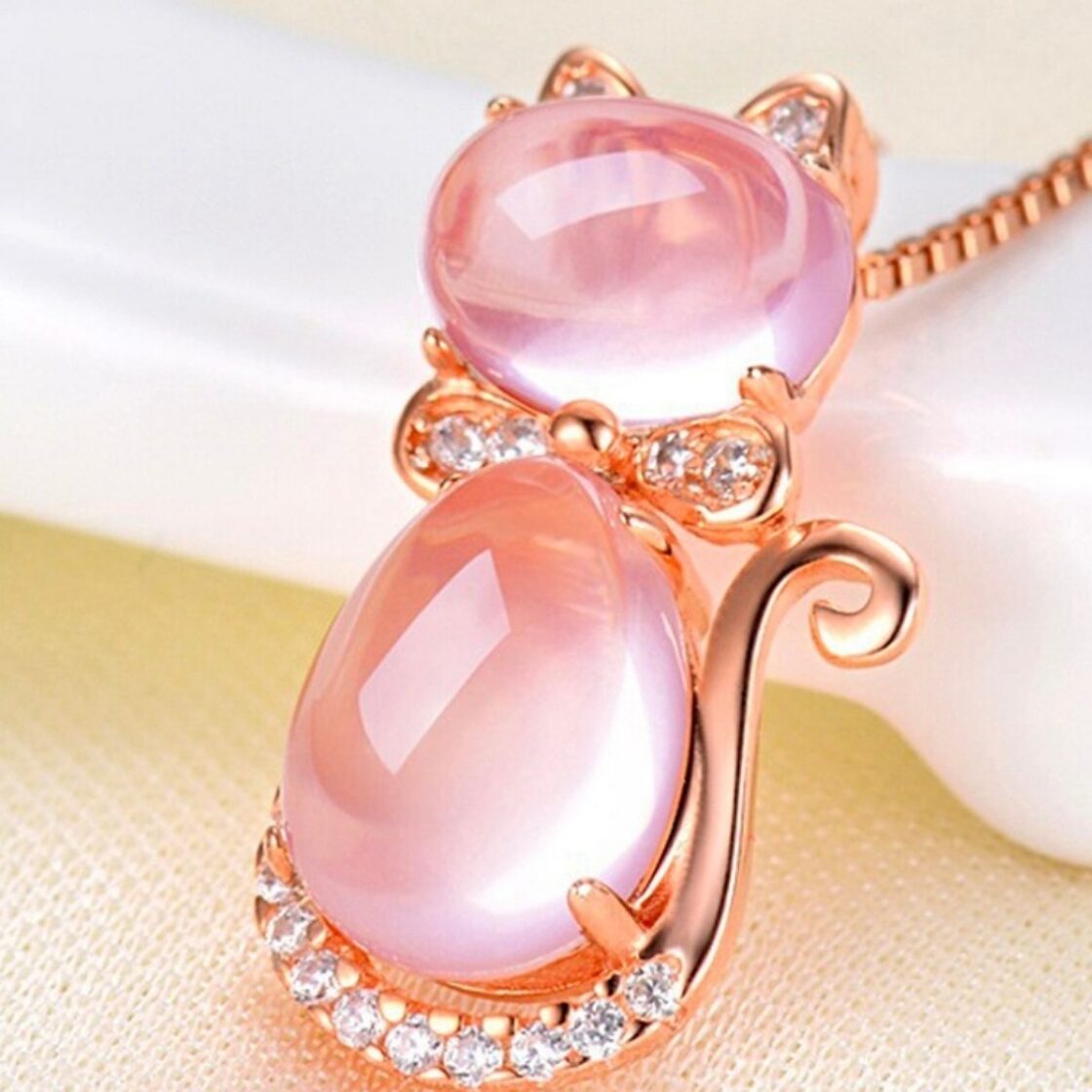ピンクオパールネックレスネコウサギデザインキュービックジルコニアCZ 