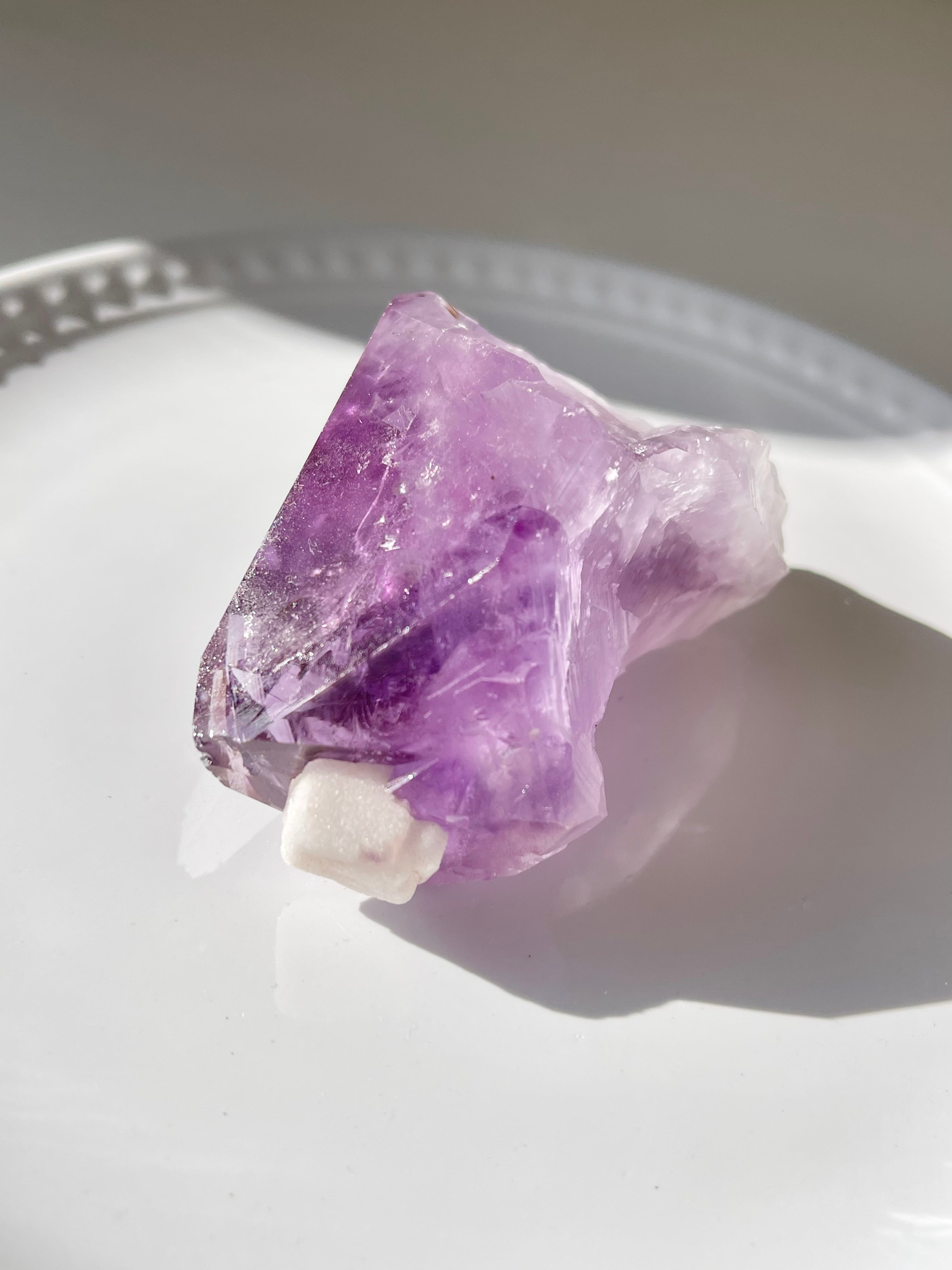 カルサイトオンアメシスト/ square calcite on amethyst