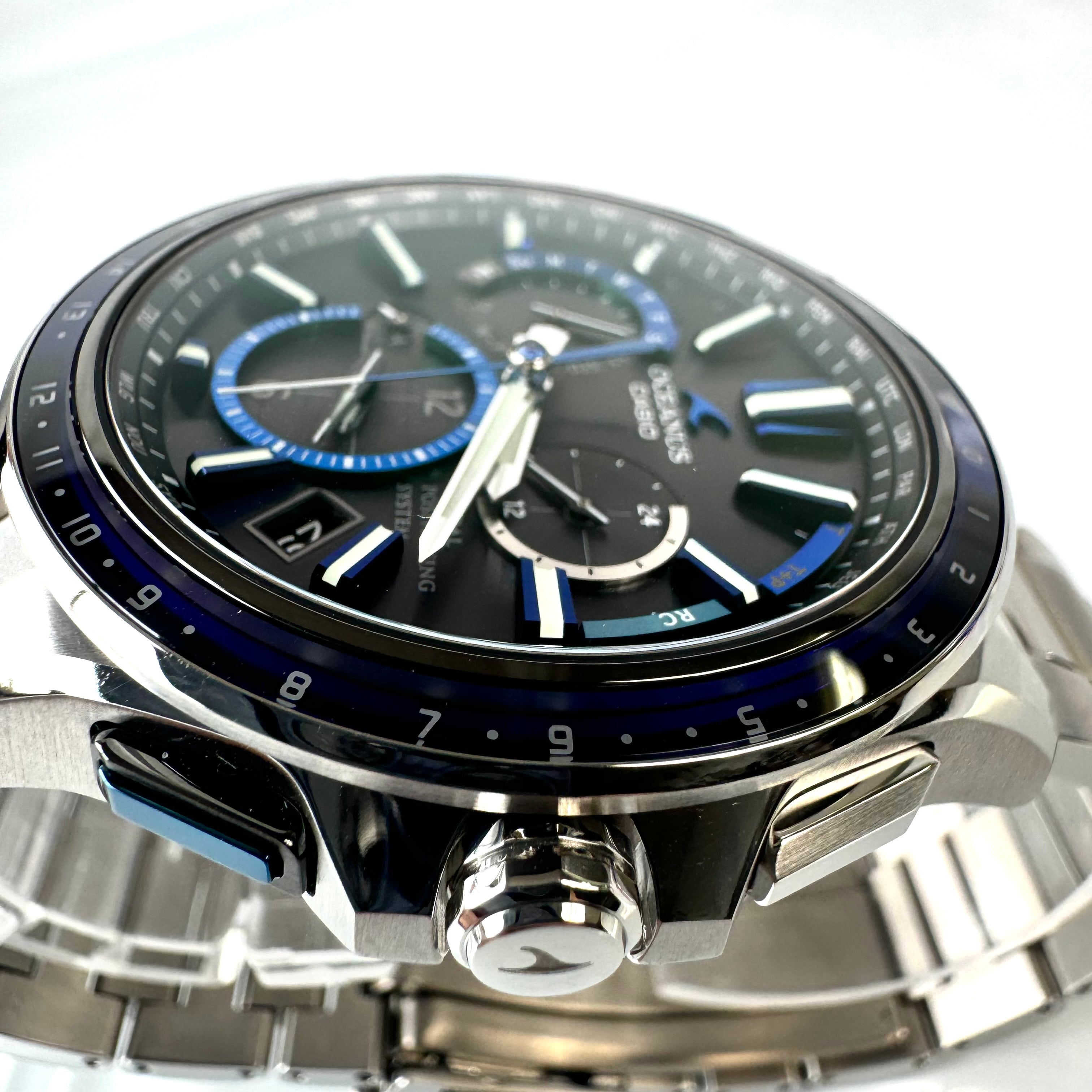 美品】カシオ オシアナス OCW-G1100-1AJF 電波ソーラー デイト 美品】カシオ オシアナス OCW-G1100-1AJF 電波ソーラー デイト