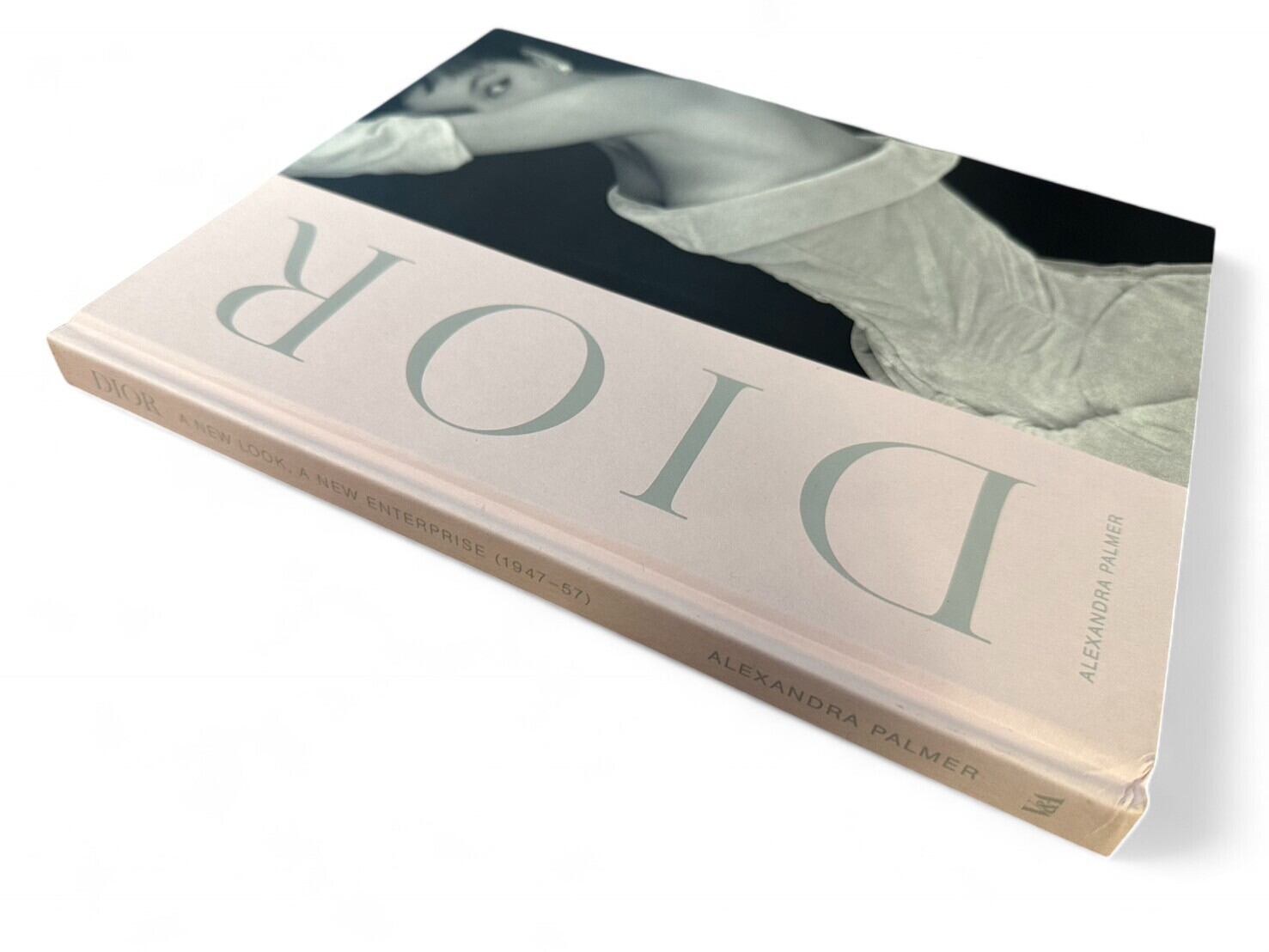 入手困難のレア本です!Dior NEW LOOK Amazon | Dior: A New Look, A 入手困難のレア本です!Dior NEW LOOK Amazon | Dior: A New Look, A