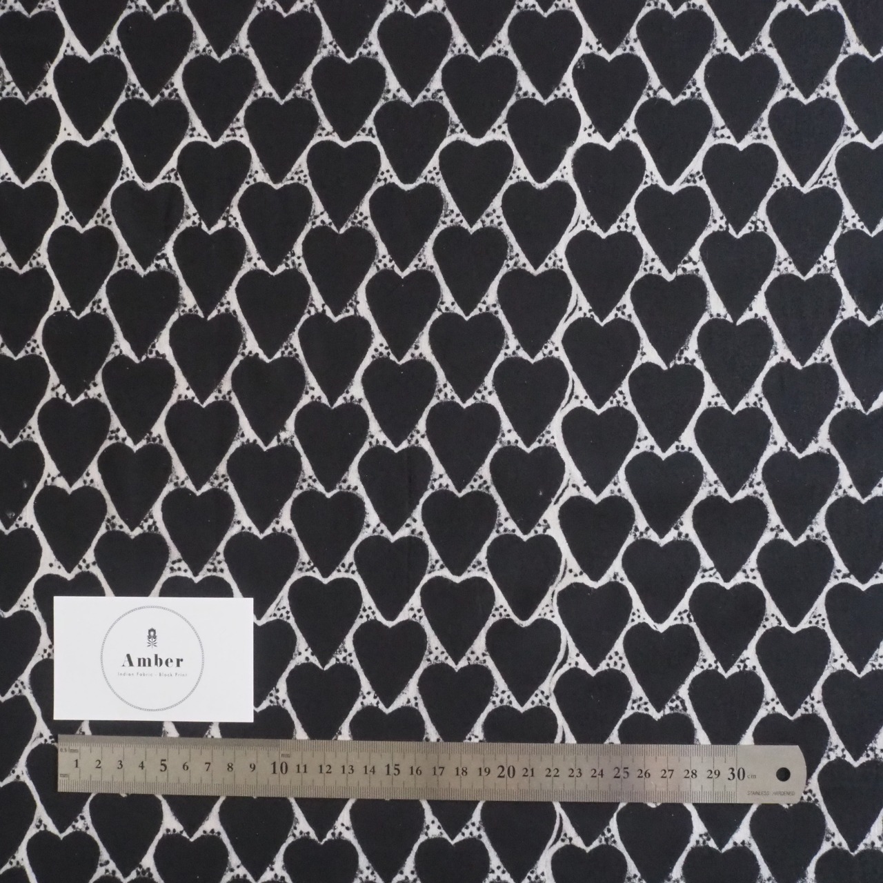 ブロックプリント生地【50cm単位】インド綿  ハート柄A ブラック #52010-BK1【訳あり10%off】