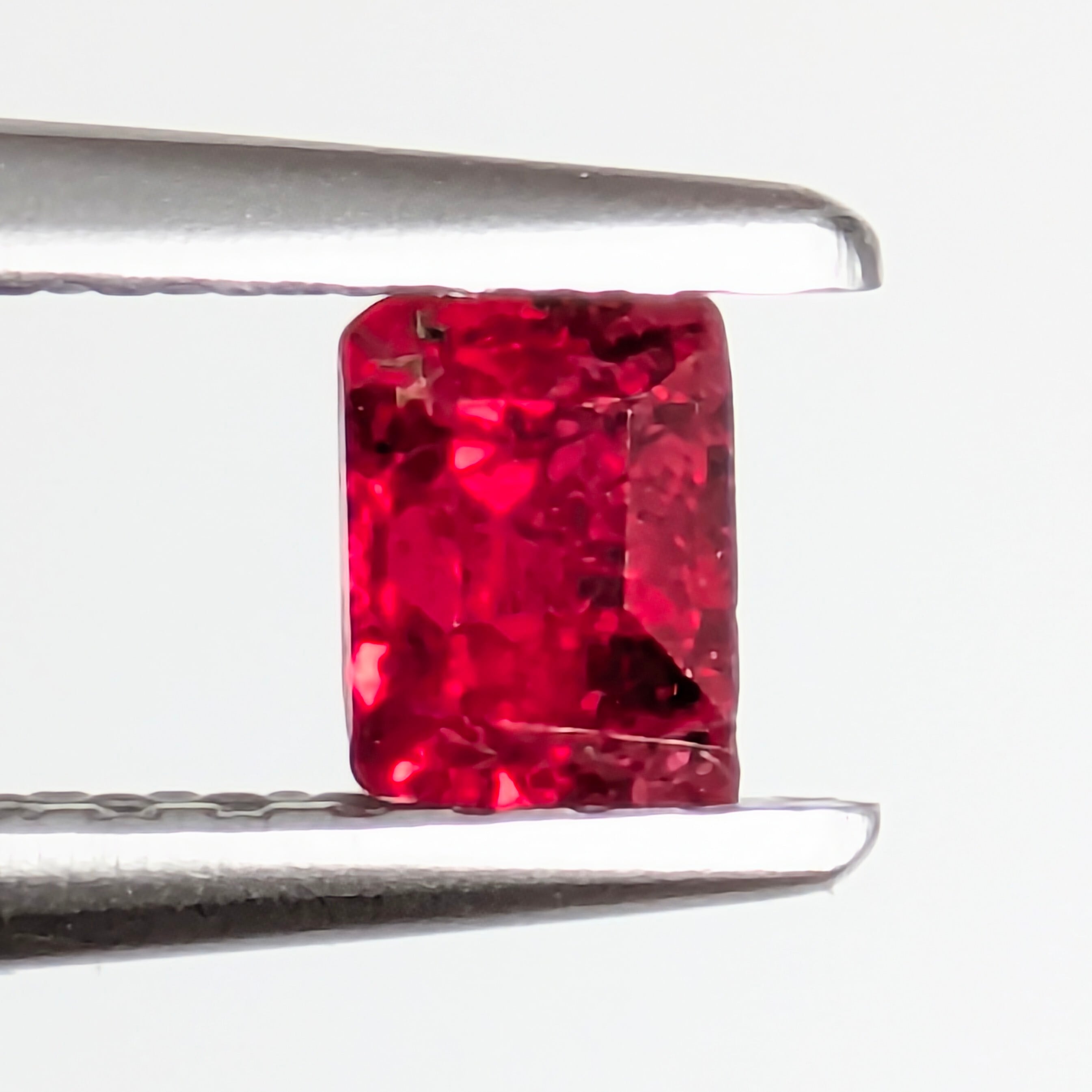 レッドスピネル ミャンマー・モゴック産【0.32ct】PRO208103 | Gem's