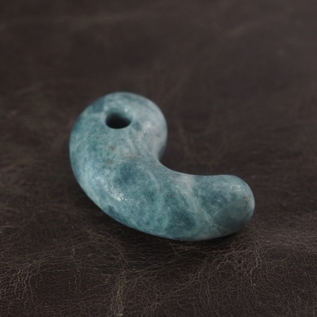 M様確認用糸魚川翡翠 土倉沢勾玉 翡翠原石