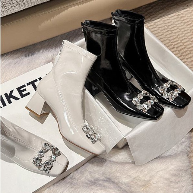 【34-40】Crystal buckle short boots　B3884