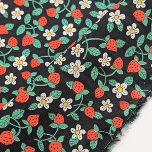 説明欄確認要◆輸入　リバティ　LIBERTY　タナローン　Strawberries and Cream 　ストロベリーズアンドクリーム　ブラック　約130×50cm