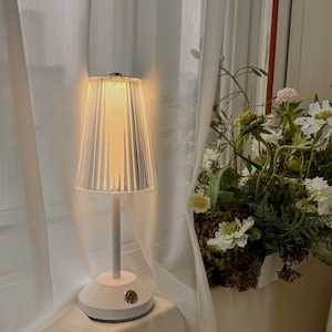 【USBタイプ】slim pleats lamp 2colors / スリム プリーツ テーブルランプ ムードライト ワイヤレス 無線 照明 北欧 韓国インテリア雑貨