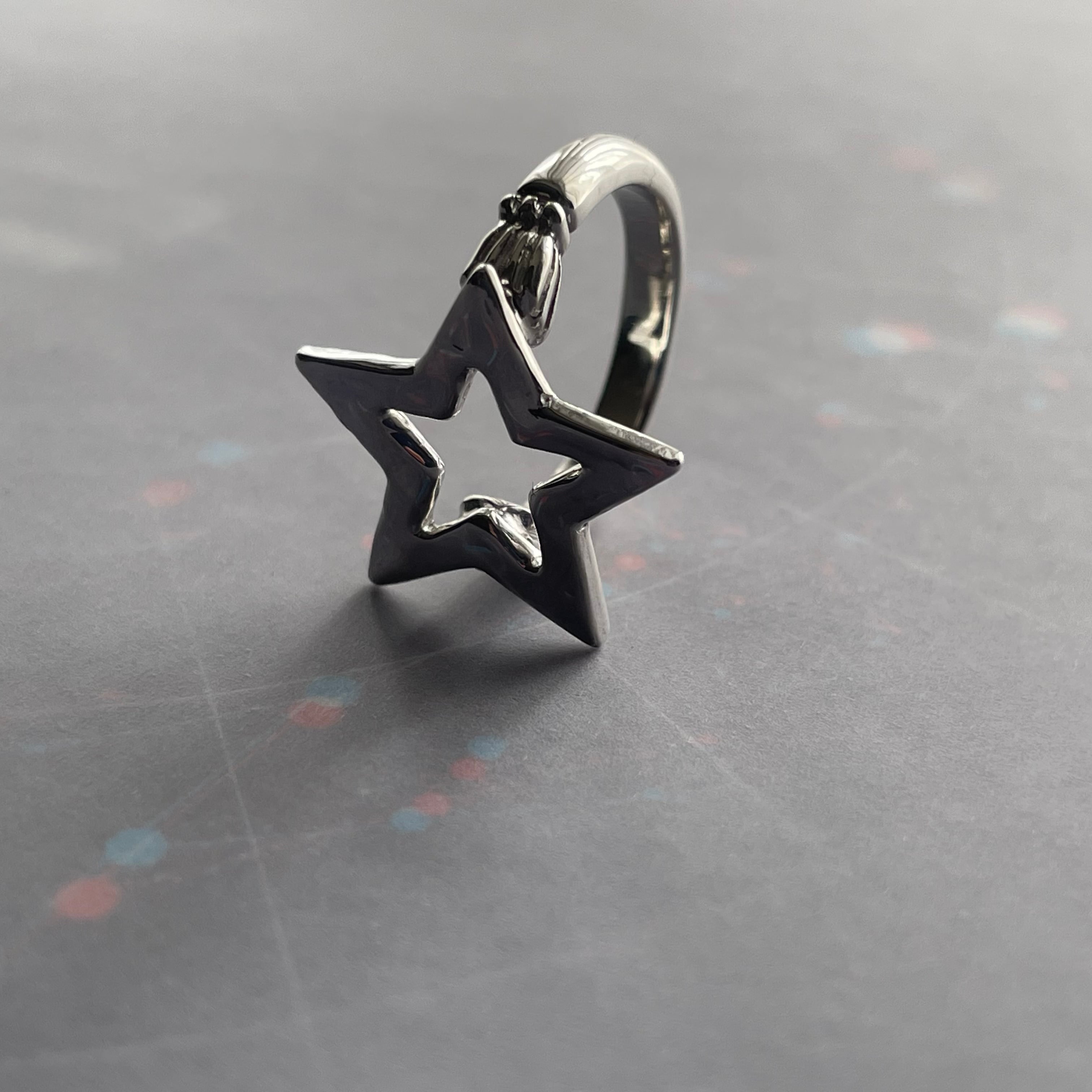 スターリングシルバー　スワロフスキー CZ とりまきビッグストーンリング *新品 SILVER STAR Pinky Ring／シルバースターのピンキーリング／S（小さめ