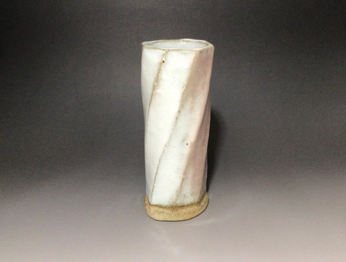 刀刻筒花入　白萩流線