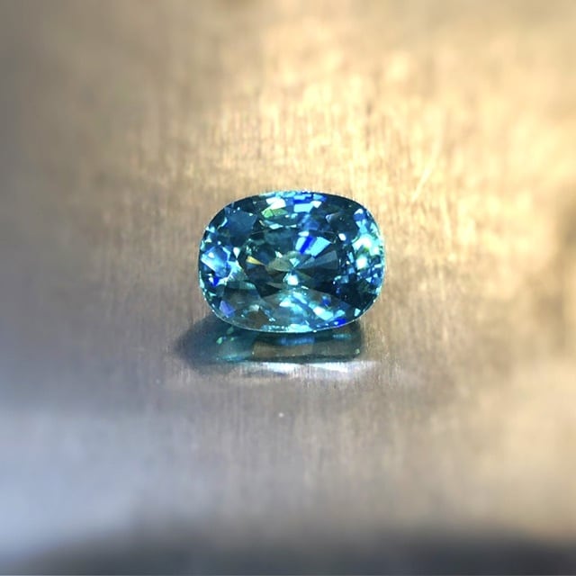 大粒7.65ct Sブルージルコン No.1158 レアルース 天然石 宝石 青