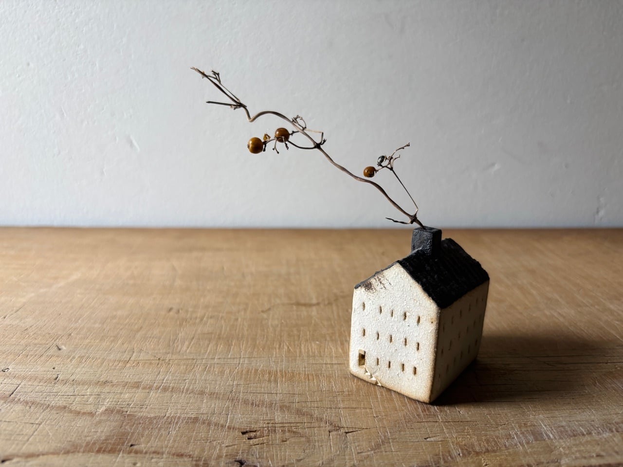 おうちオブジェ 中 屋根ブラック