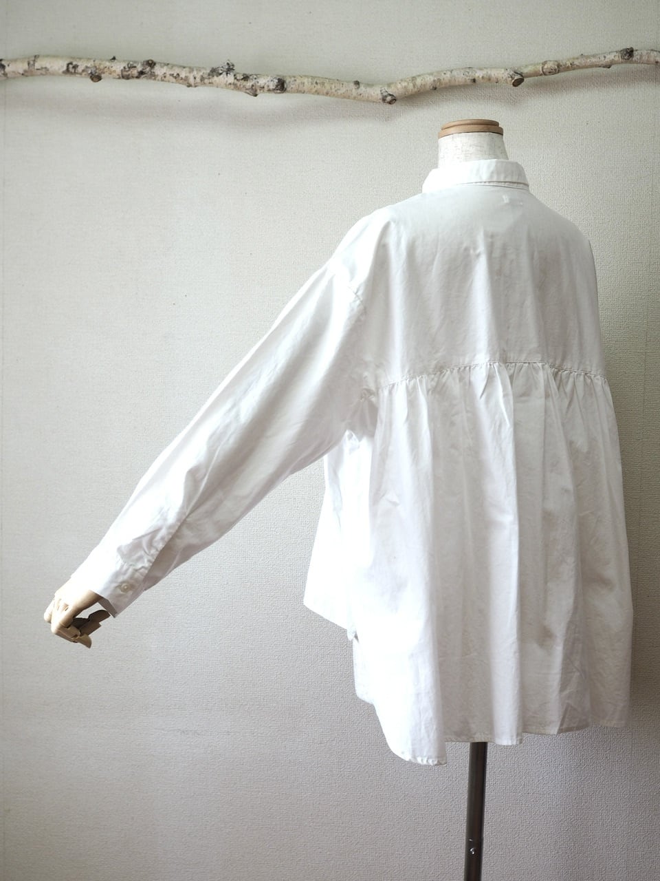 backギャザーシャツ <ホワイト>