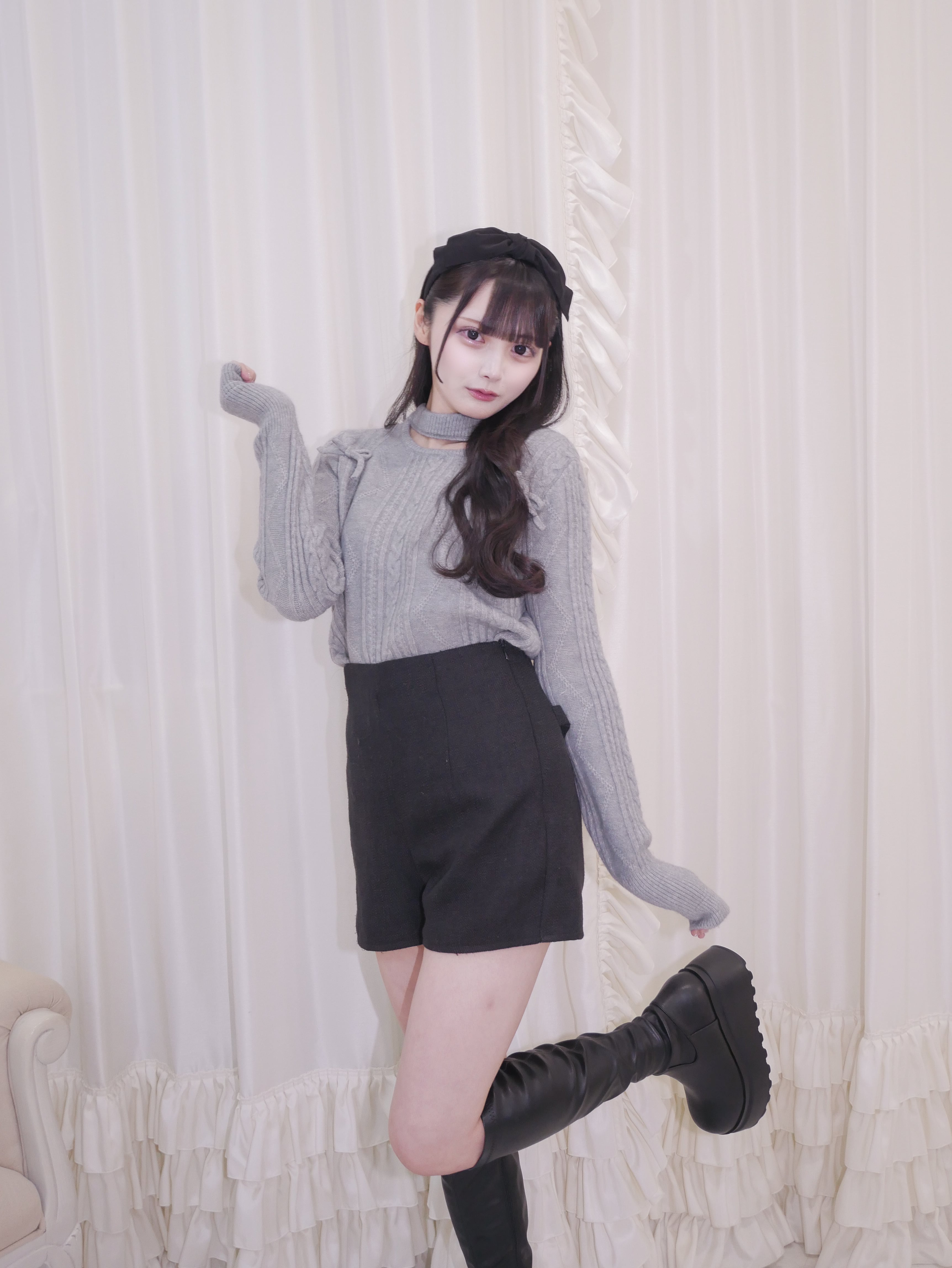 front cut ribbon knit