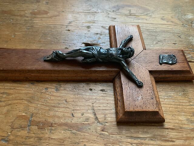 素朴さが素敵な木製の十字架 フレンチアンティーク