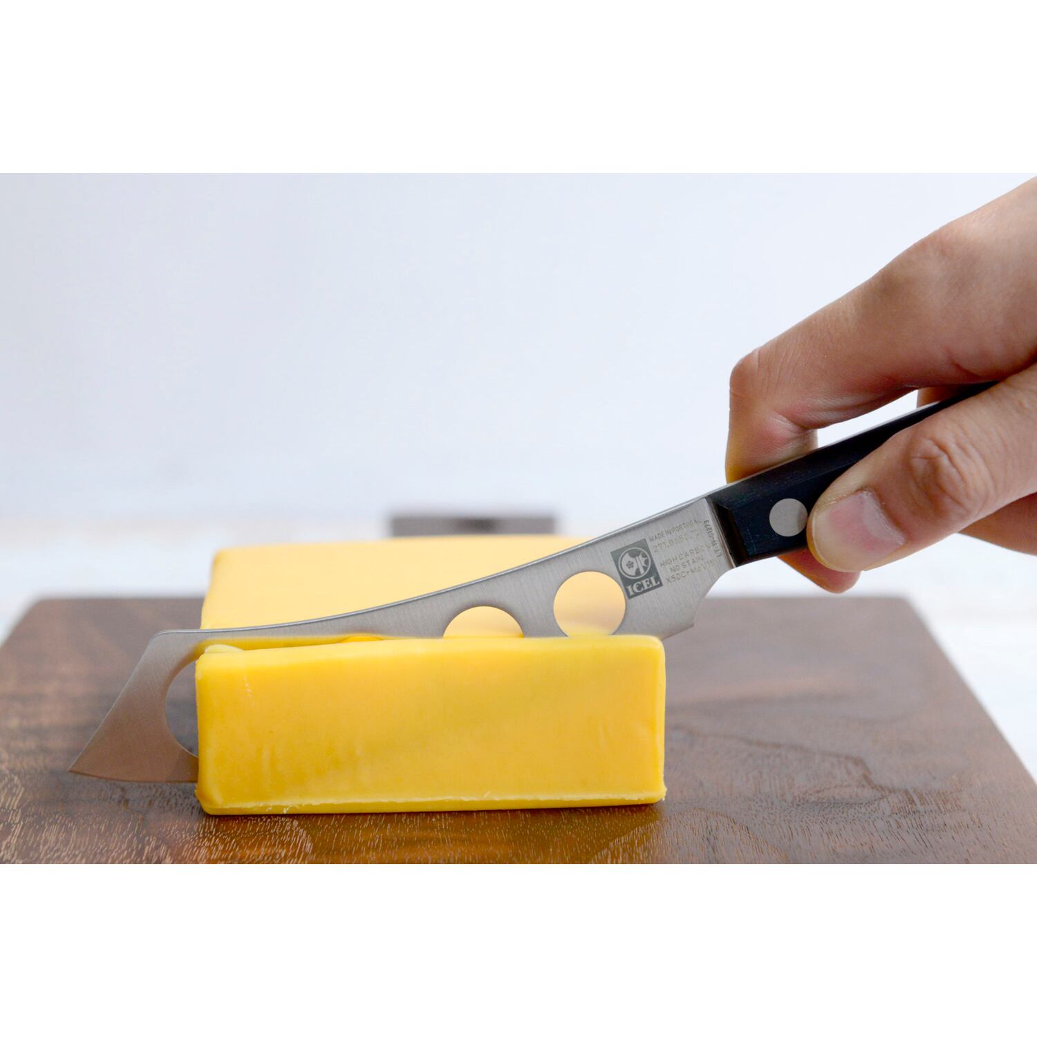 イセル セミハードチーズナイフ | ザッカワークスオンラインショップ