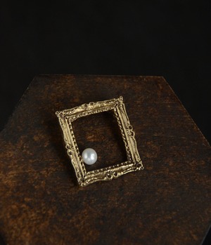 Museum / brooch - Pearl