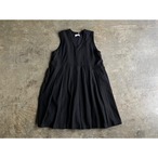 SOIL(ソイル)  Cotton Wool Twill Weave Plain V-Neck Pleats No Sleeve Dress