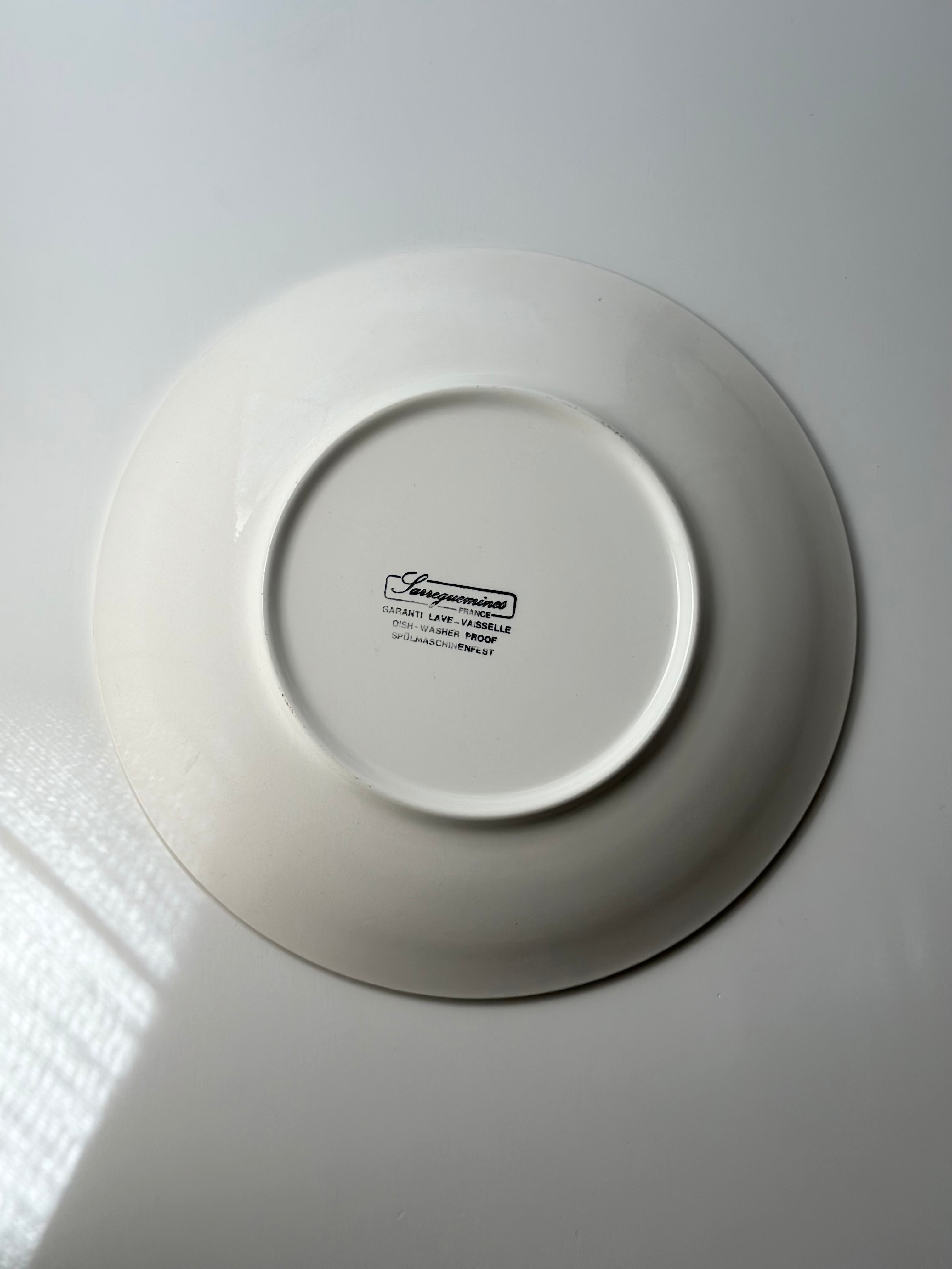 Sarreguemines サルグミンヌ / ルージュカラーのローズ柄プレート a