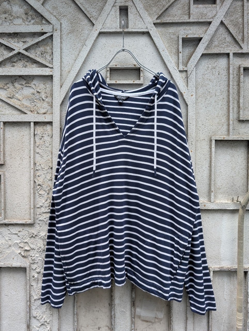 "BUFFALO" rayon border hoodie