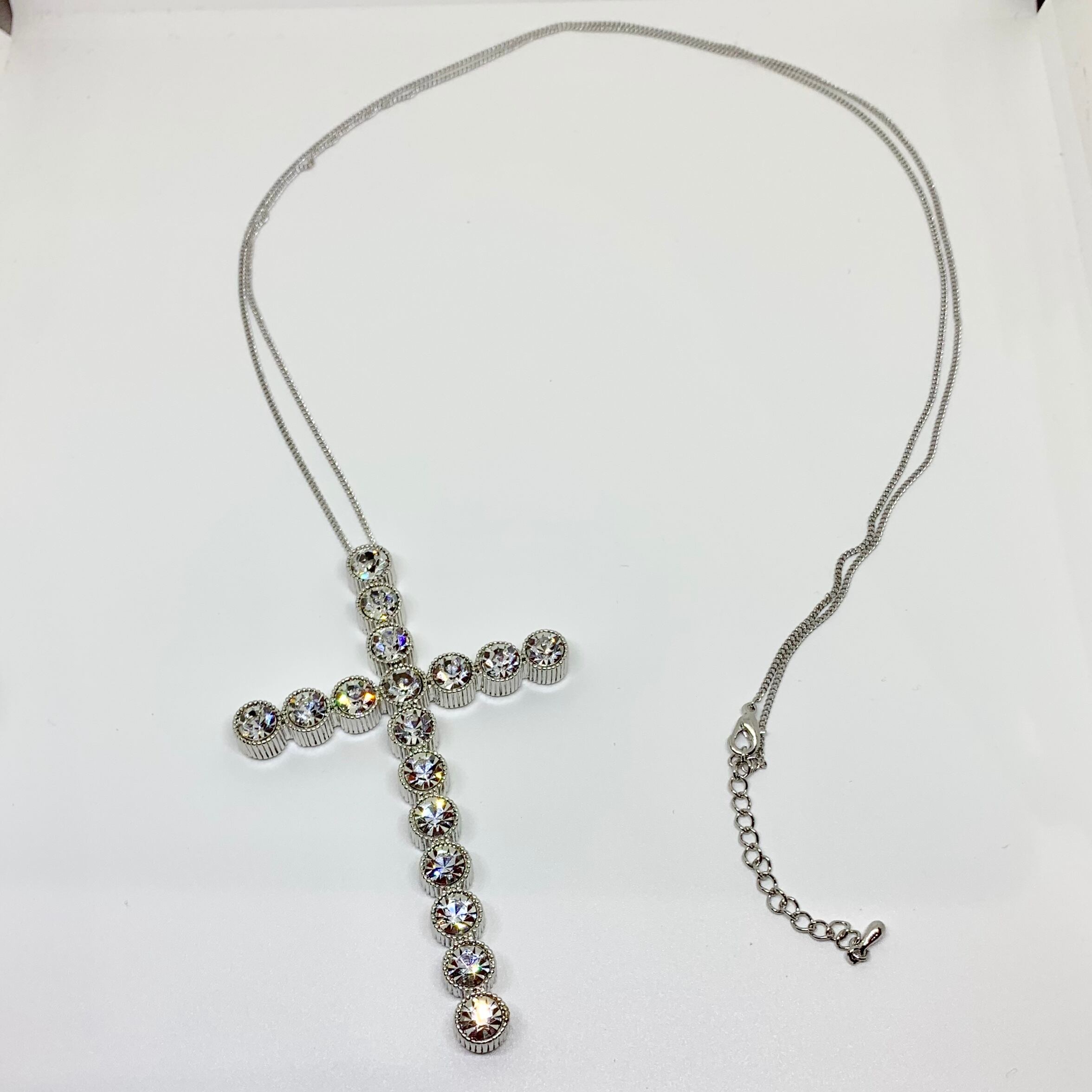 クロスロングネックレス