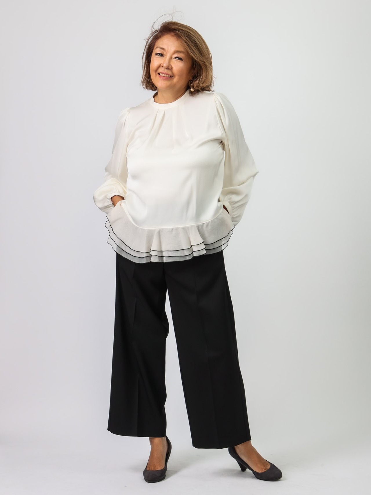 BEATRICE(サテン＆裾シアーブラウス）