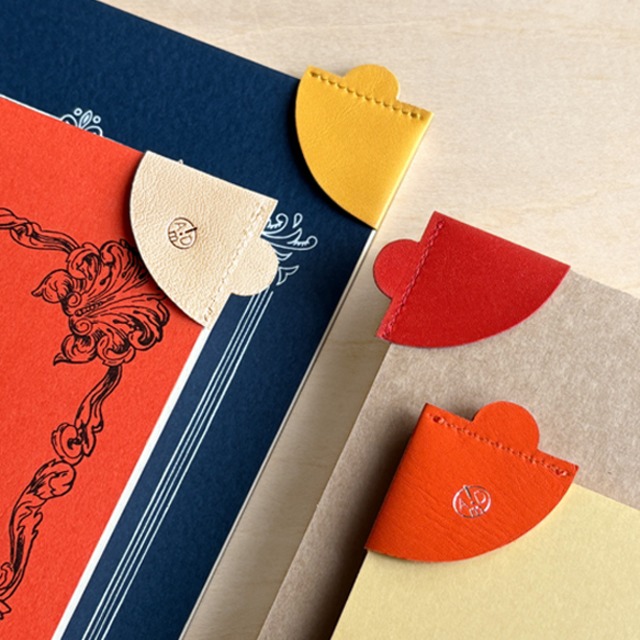 2枚セット 本革リバーシブルしおり 2通りの使い方ができる