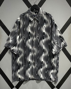 【X VINTAGE】Monotone Coloring Undulation Line Pattern Loose S/S Shirt