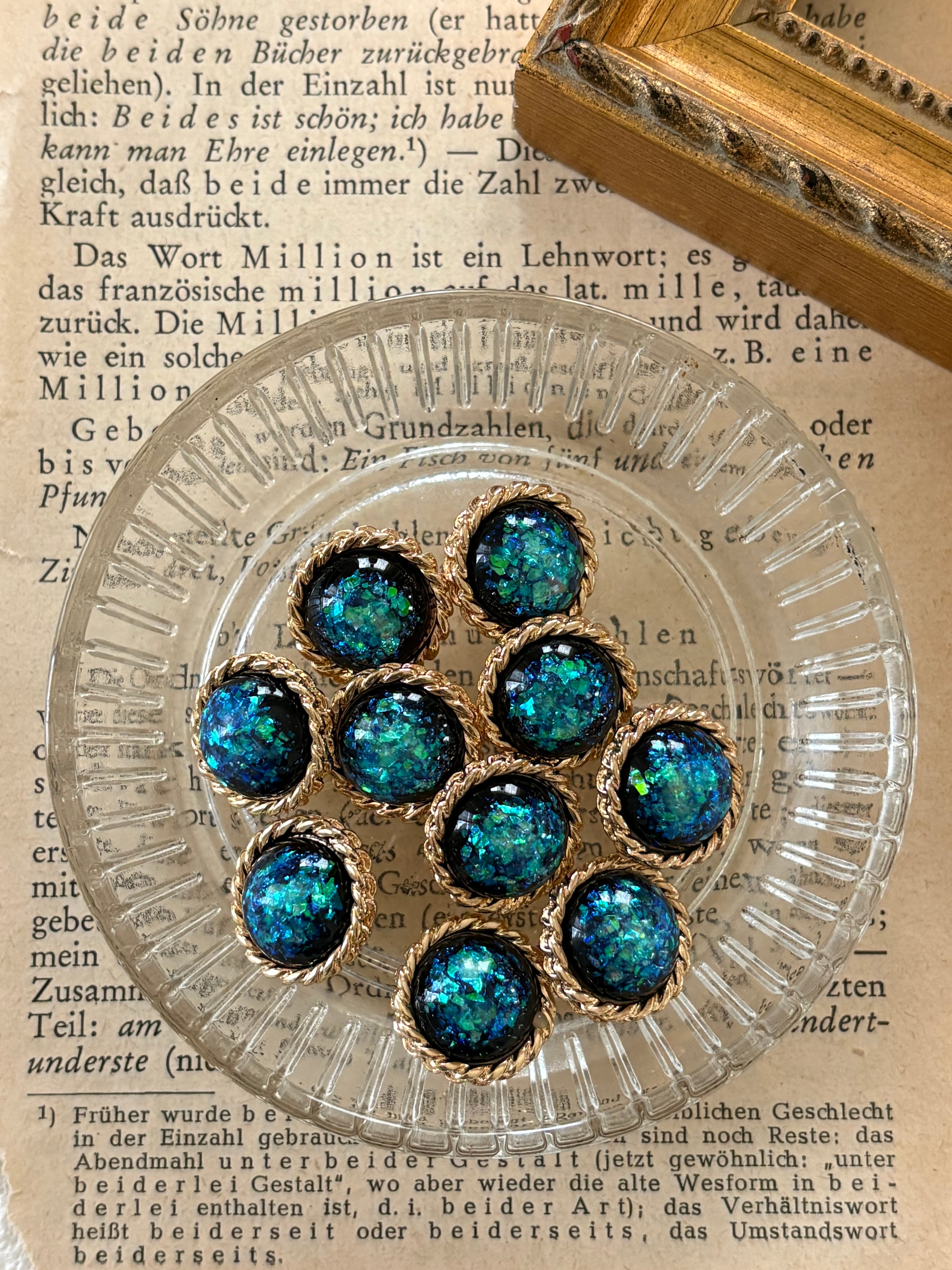 15mm 輸入デザインボタン ゴールド×ブルー系 ホログラム メタル×カボション アクセサリーパーツ デコレーションパーツ