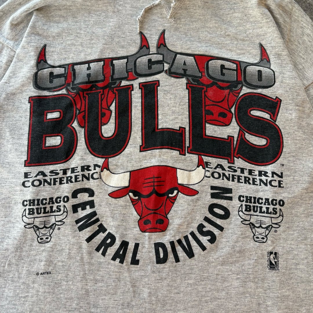 シカゴ・ブルズ ロゴプリント シングルステッチ パーカー ARTEX | am3