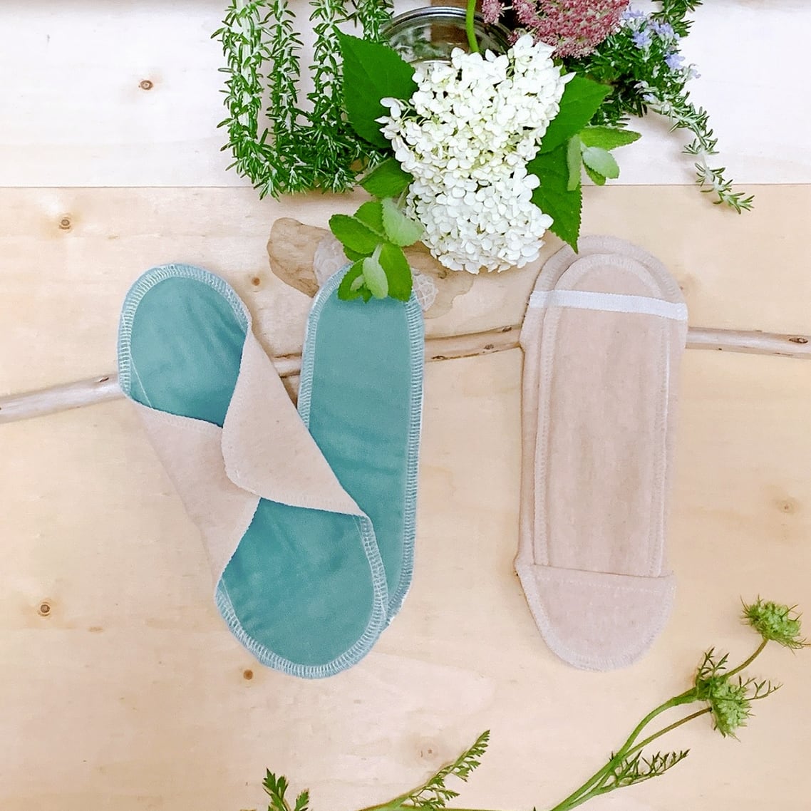 布ナプキンset (ﾎﾙﾀﾞｰ 1枚・ﾊﾟｯﾄﾞ2枚)          サックス　第5チャクラ