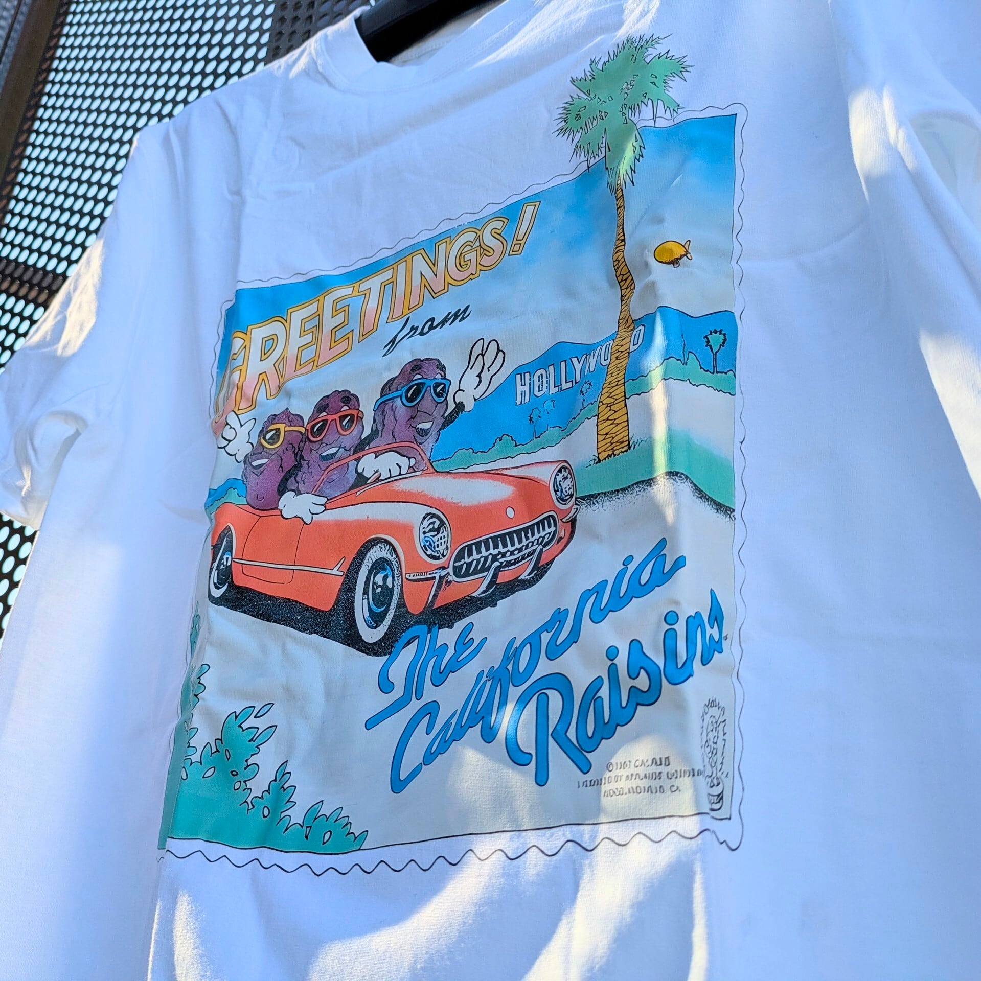 【 California Raisins( カリフォルニアレーズン )】『 GREETINGS! from Hollywood 』/ Tシャツ〚アメリカン雑貨 アメトイ〛