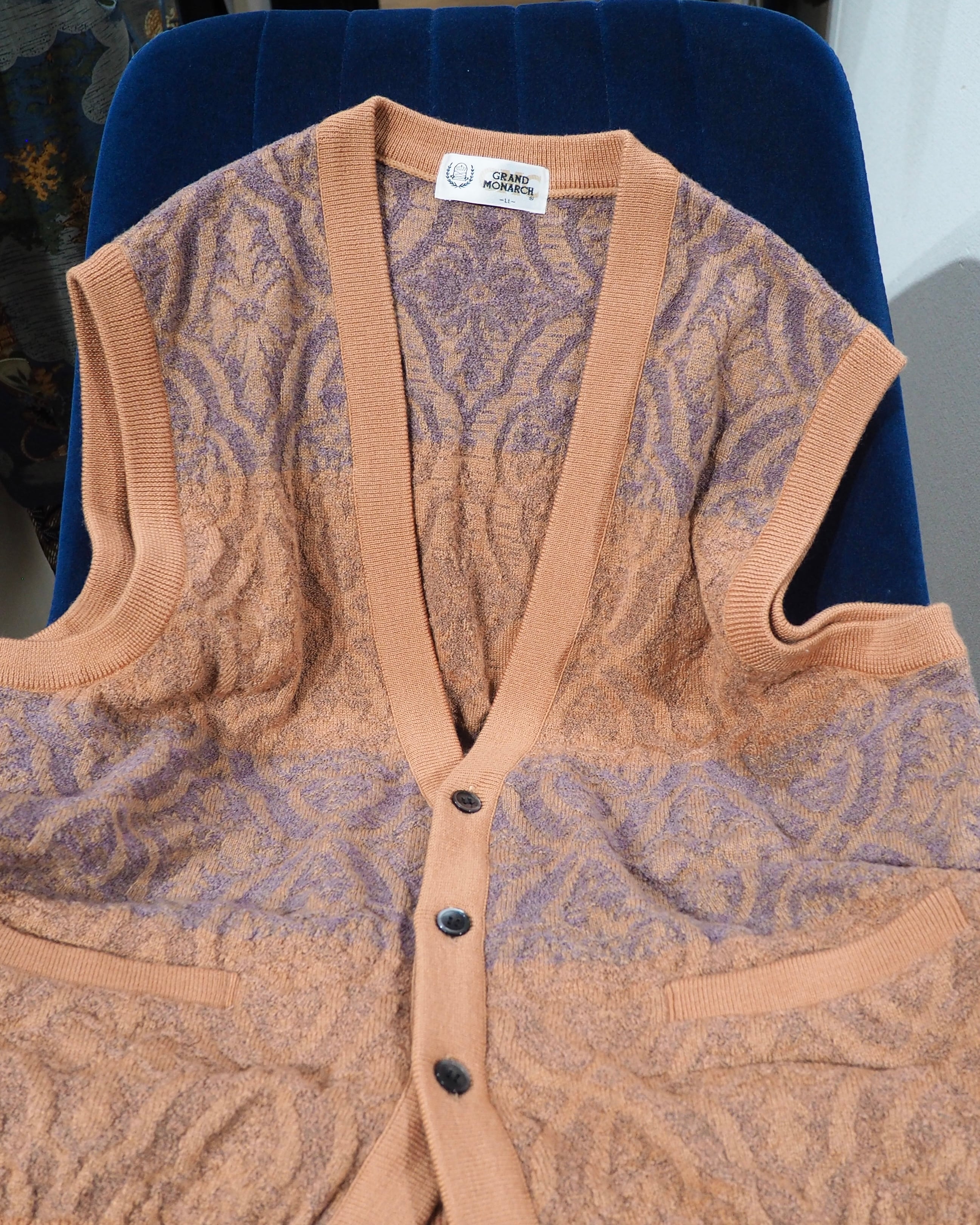 1990s Bewitching Damask pattern Weaving vintage Knit vest
