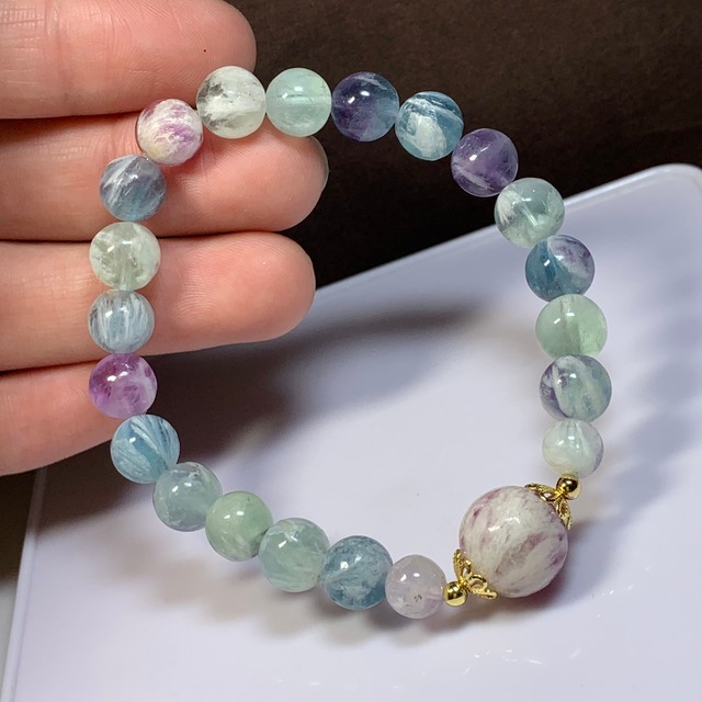 2.エンジェルフェザーフローライト・デザインブレスレット