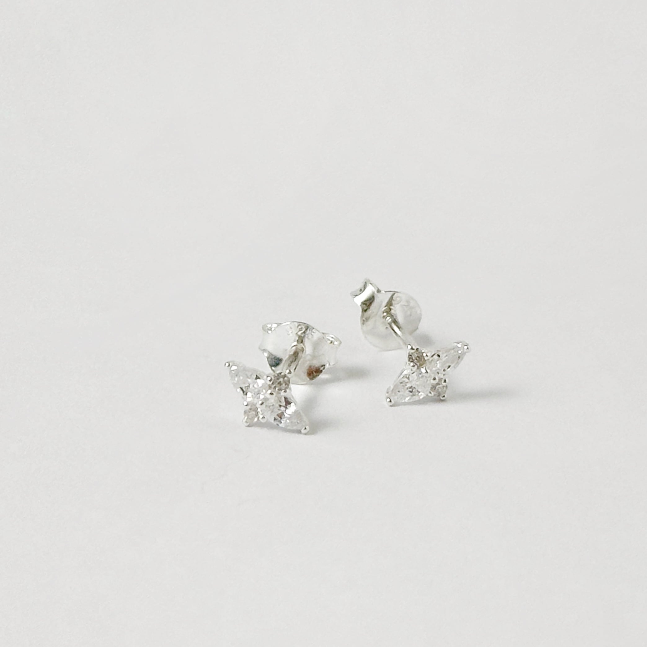 ルミナスター ジルコニア スタッド ピアス. 小さめピアス プチピアス