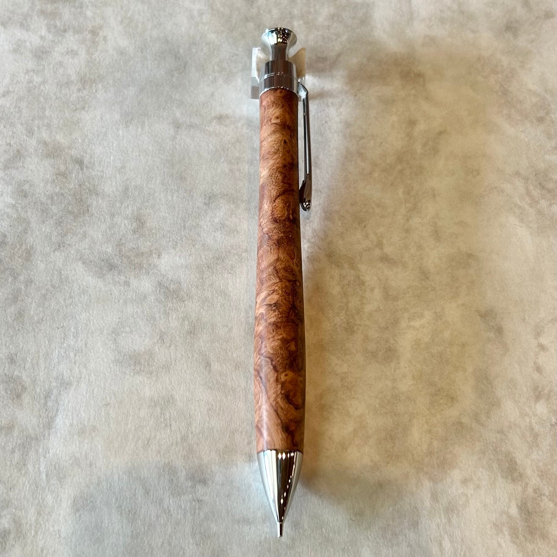 こぶた工房【ローズウッド瘤 特上杢②】 ボールペン換装可 | ペンネ