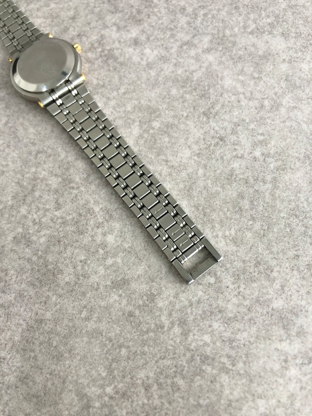 GUCCI グッチ 腕時計 シルバー ゴールド ステンレススチール クウォーツ 9000L vintage ヴィンテージ オールド  5tjs4e