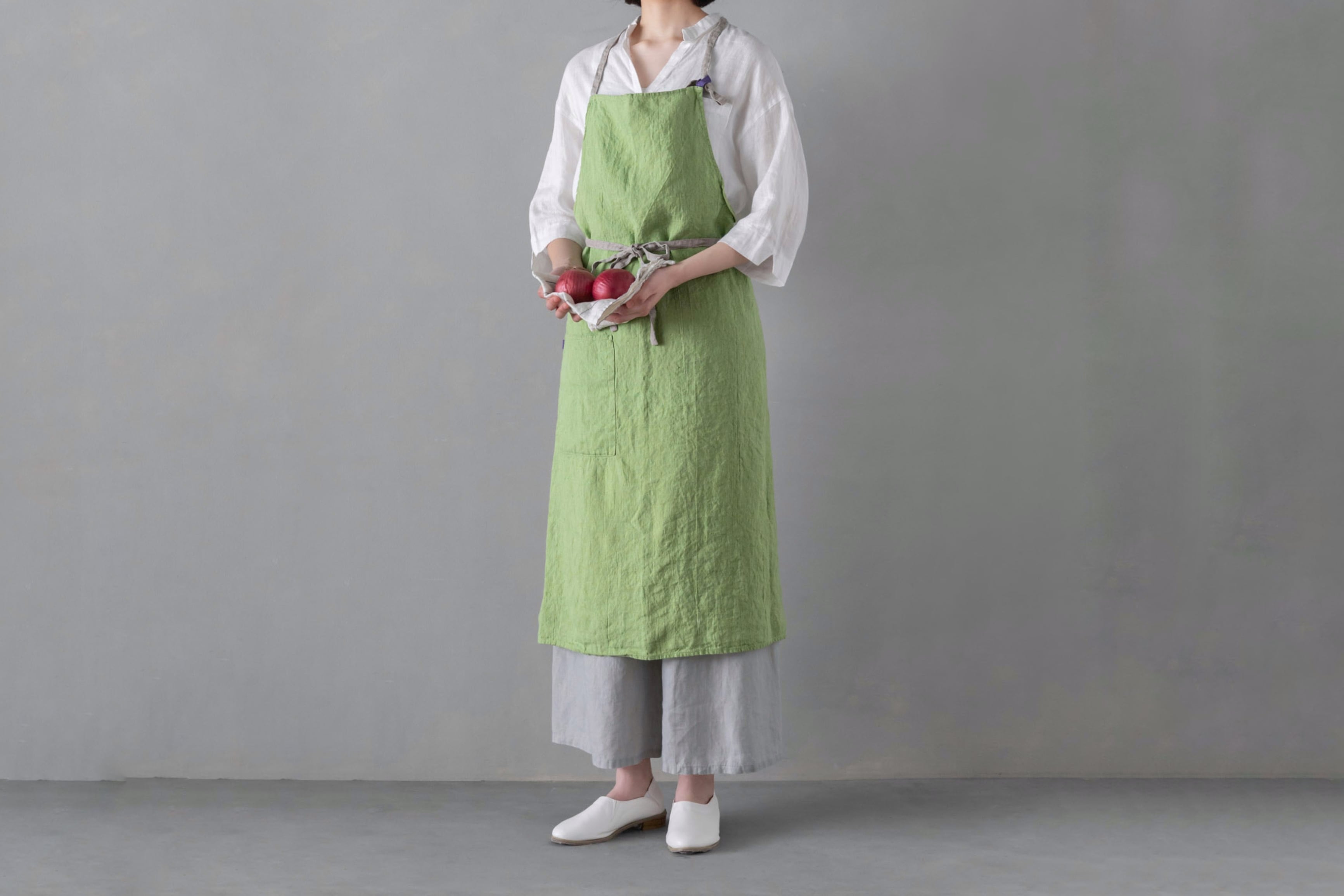 リーノ　エ　リーナ　フルエプロン　リネン100% グレー　レタス2点 リーノ エ リーナ フルエプロン リネン100% グレー レタス2点 エプロン